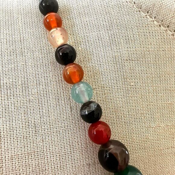 Dyed agate and carnelian necklace - Picture 13 of 14